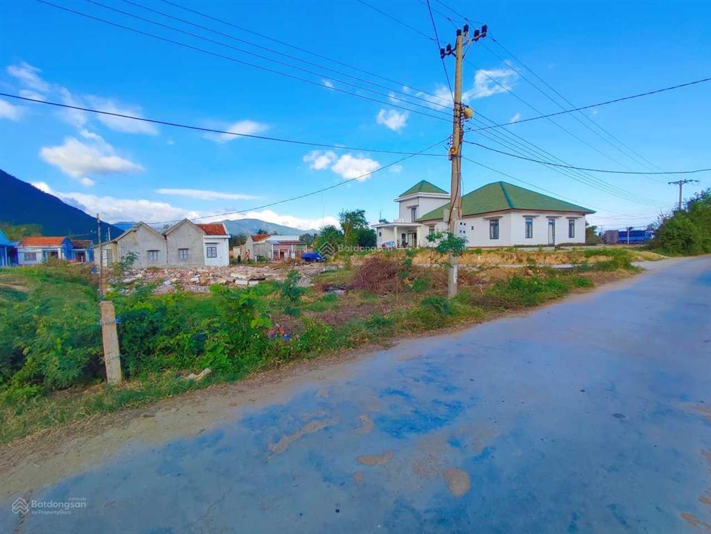 Chính chủ bán siêu phẩm 3 mặt đường nhựa 20m tại phân khu 8 khu kinh tế vân phong.  0947 066 ***