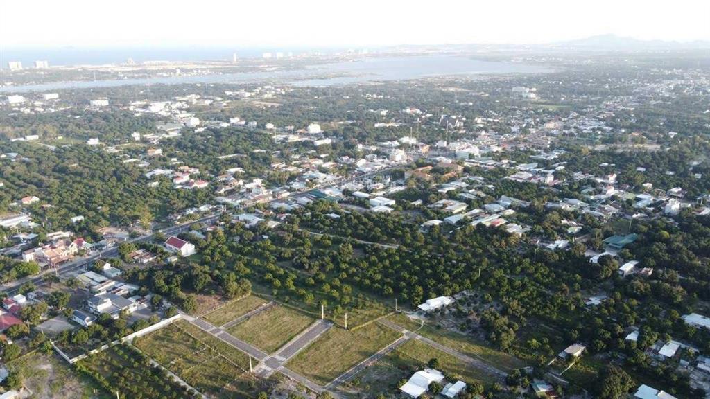 Chính chủ bán đất đẹp ở cam hải tây  cam lâm, sát đinh tiên hoàng  đường nhựa 13m, giá cực tốt