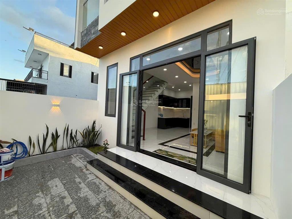Bán nhà 2 tầng mới  vĩnh trung, nha trang