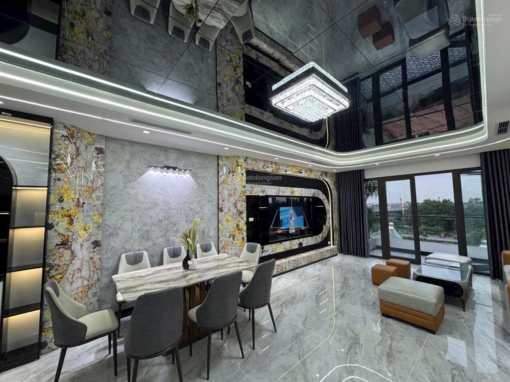 Bán nhà phố hàng trạm 8 tầng thang máy siêu đẹp, full nội thất châu âu giá 26,3 tỷ