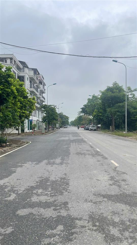 Chủ cần bán đất tái định cư trâu quỳ view vườn hoa, đường 11m có vỉa hè vị trí cực đẹp!