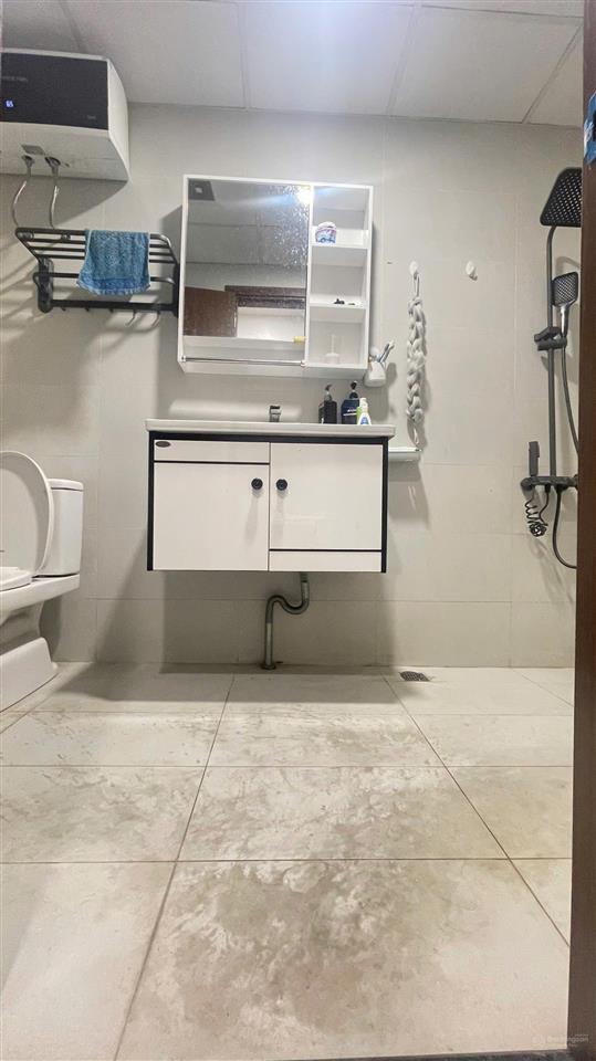 Chính chủ cần bán chung cư blue star gia lâm full nội thất giá chỉ 60,5 tr/m2, h 0985 865 ***