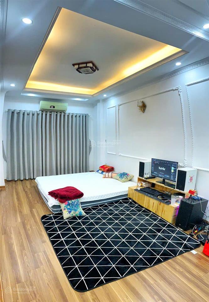 Bán nhà 4 tầng 1 tum kiến thành, gia lâm | gần lý thánh tông | giá 6,4 tỷ