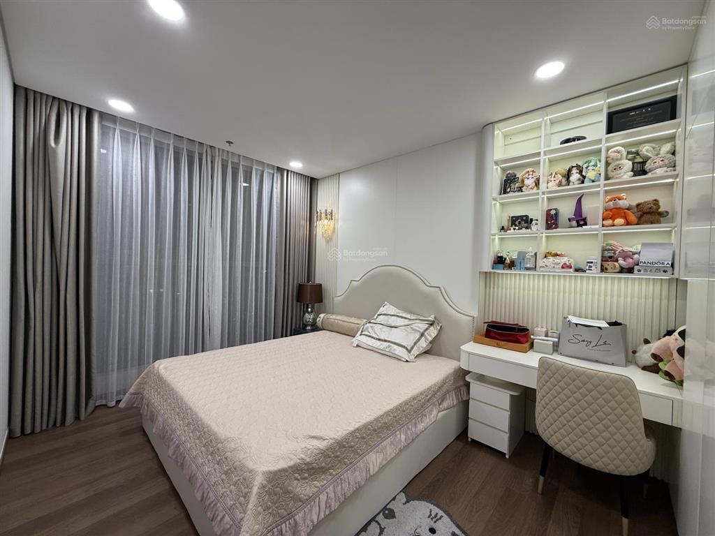 Bán căn góc 97m2, 3pn, 2wc full nội thất decor cao cấp, xách vali vào ở, sổ đỏ.  0988 970 ***
