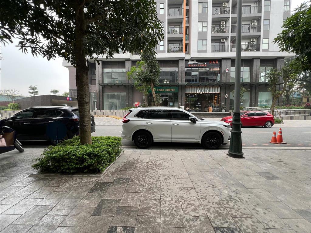 Chính chủ cần tiền bán gấp liền kề mặt chung cư bình minh, hoàn thiện 79m2, 20ty  0988 970 ***