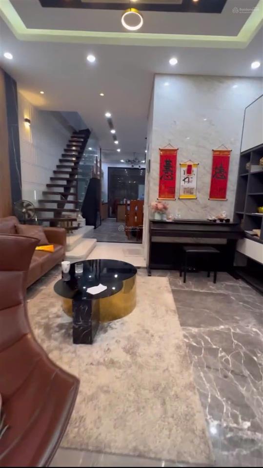 Chính chủ cần tiền bán gấp liền kề view vườn hoa, hoàn thiện có thang máy, 17,9tỷ  0988 970 ***