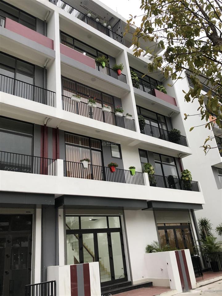 Chính chủ cần tiền bán gấp liền kề view vườn hoa, hoàn thiện có thang máy, 17,9tỷ  0988 970 ***