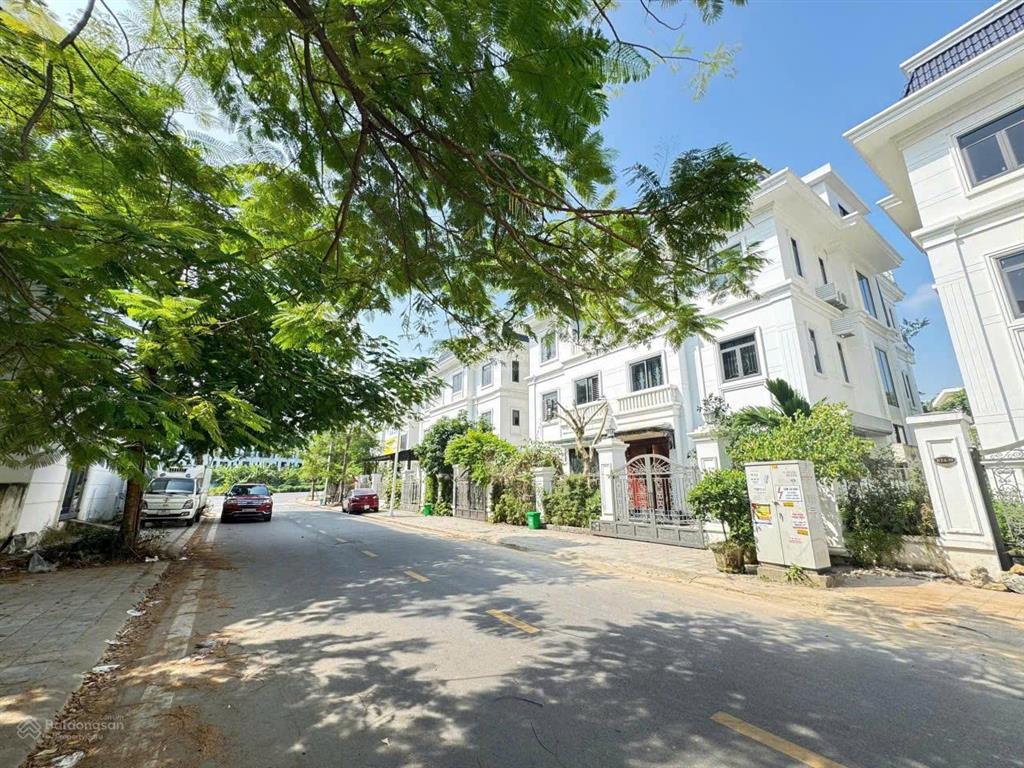 Bán liền kề hướng đông nam diện tích 75m2 mặt tiền 5.5 view chung cư xã hội