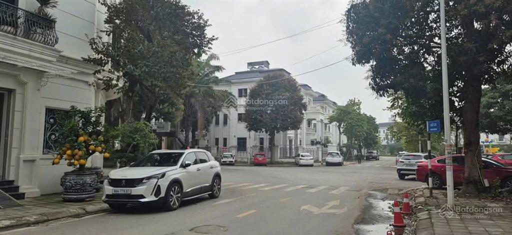 Bán liền kề hướng đông nam diện tích 75m2 mặt tiền 5.5 view chung cư xã hội