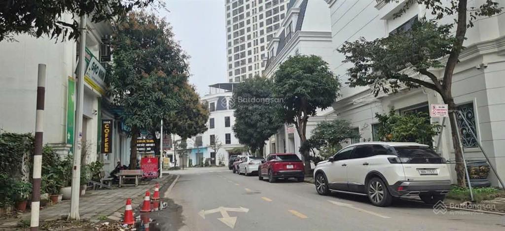 Bán liền kề hướng đông nam diện tích 75m2 mặt tiền 5.5 view chung cư xã hội