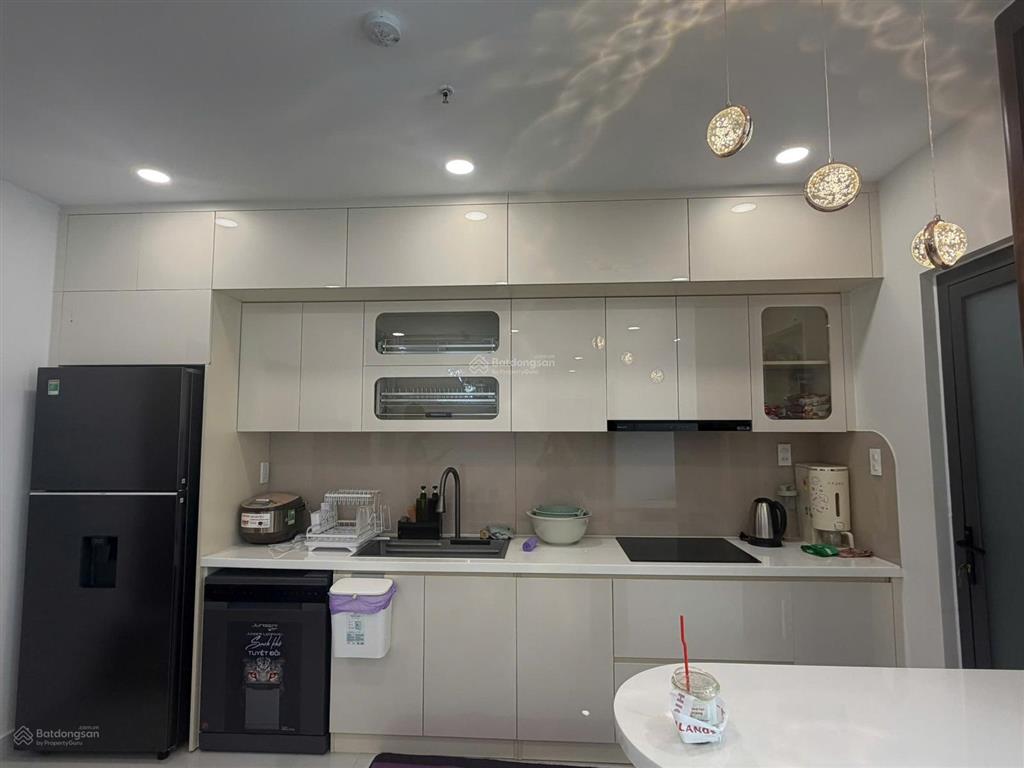 Cho thuê căn 2pn 101m2, nhận nhà ở luôn 15tr/tháng