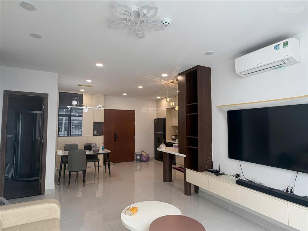 Cho thuê căn 2pn 101m2, nhận nhà ở luôn 15tr/tháng