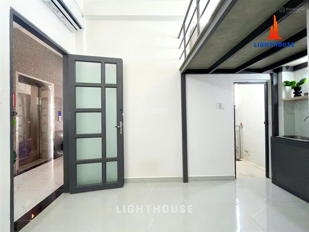 Căn hộ ban công full nội thất trung tâm tân bình 6tr5
