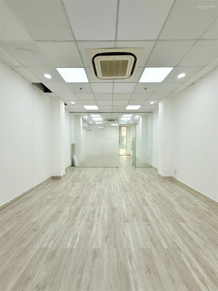 Cho thuê văn phòng dt 56m2 ngay cv lê văn tám chỉ 16,5tr/th