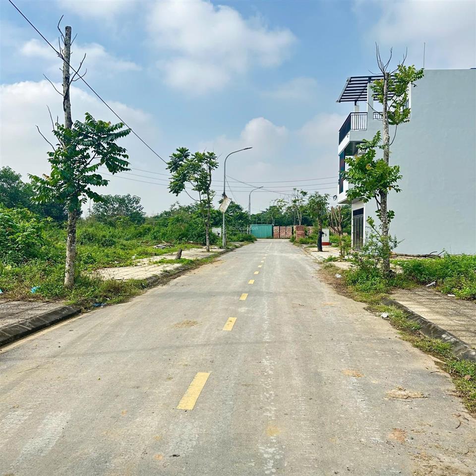 100m 3 mặt thoáng giá chỉ 64tr/m. đấu giá khánh tân, sài sơn. quá rẻ cho a/c đầu tư.  0985 242 ***