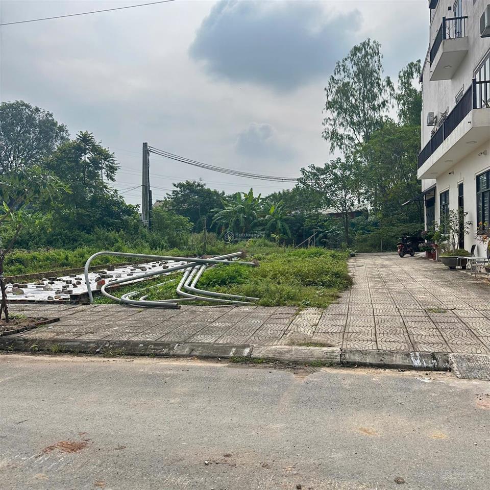 100m 3 mặt thoáng giá chỉ 64tr/m. đấu giá khánh tân, sài sơn. quá rẻ cho a/c đầu tư.  0985 242 ***