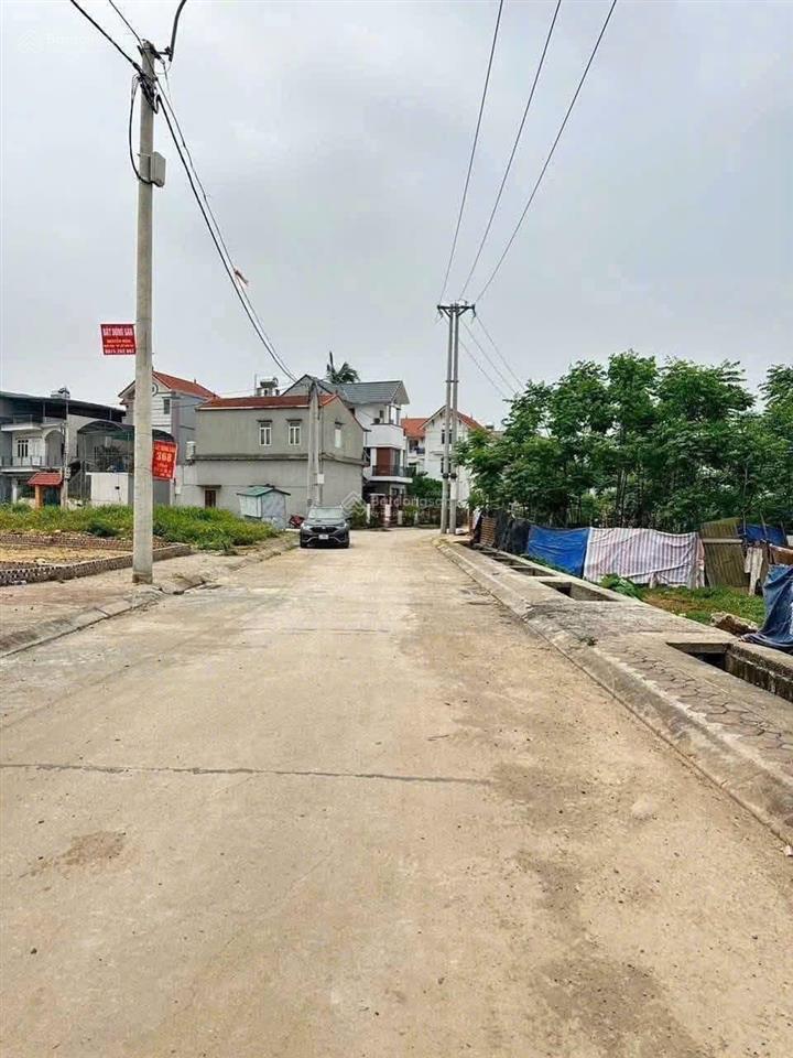 Chủ cần bán lô 92.5m khu đấu giá phượng sơn, quốc oai. giá đầu tư 5xtr/m ạ.  0985 242 ***