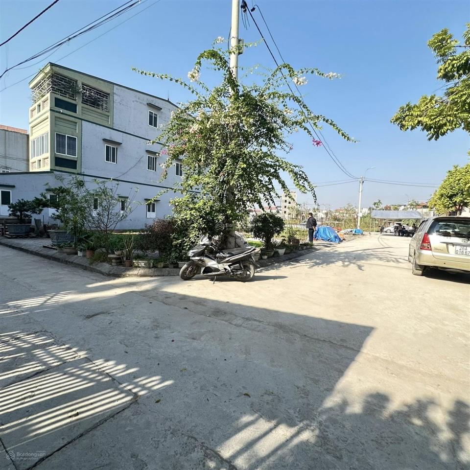 Chủ cần bán lô 92.5m khu đấu giá phượng sơn, quốc oai. giá đầu tư 5xtr/m ạ.  0985 242 ***