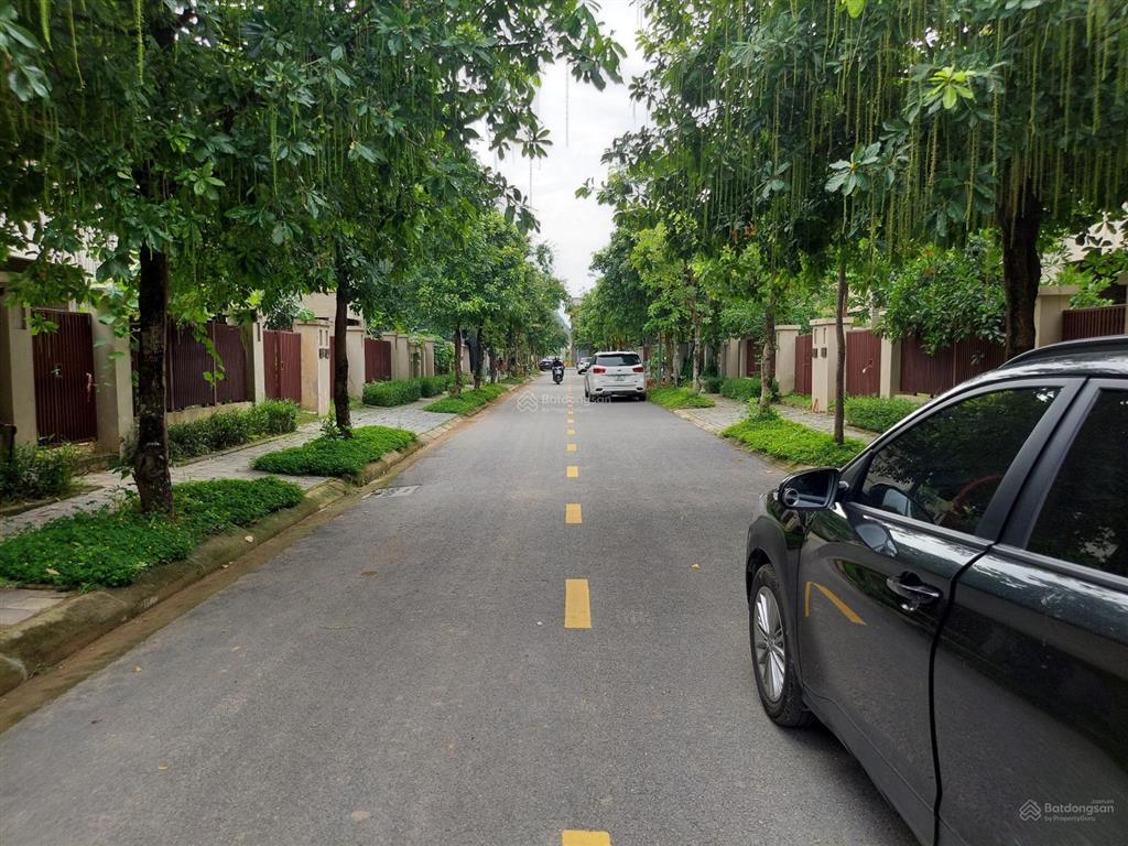 Gia đình cần bán căn góc biệt thự vườn khu sunny garden city. sài sơn. quốc oai.  0985 242 ***