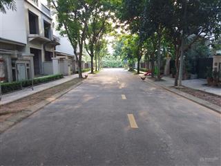 Gia đình cần bán căn góc biệt thự vườn khu sunny garden city. sài sơn. quốc oai.  0985 242 ***