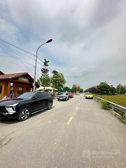 Bán nhanh lô 137m2 khu kinh doanh sầm uất khu dg03 tt quốc oai.  0985 242 ***