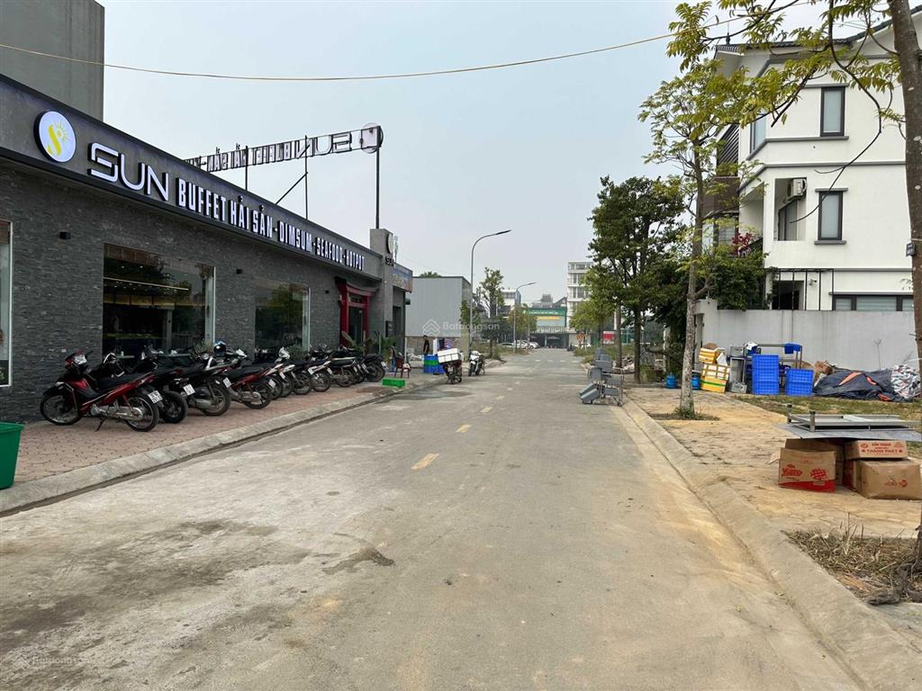 Bán nhanh lô 137m2 khu kinh doanh sầm uất khu dg03 tt quốc oai.  0985 242 ***