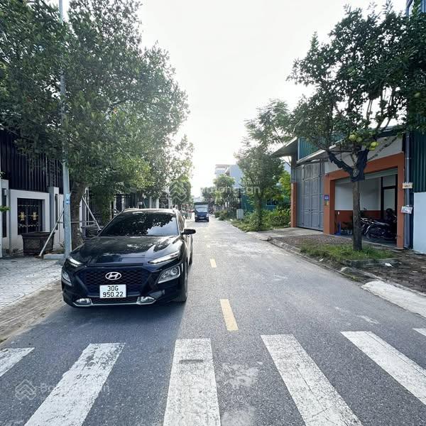 Bán nhanh lô 137m2 khu kinh doanh sầm uất khu dg03 tt quốc oai.  0985 242 ***