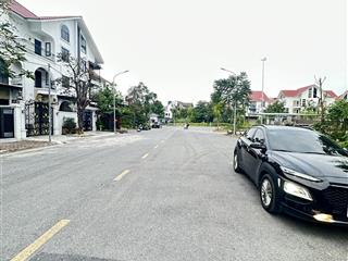 Anh zai cần bán bt 230m đẹp khu newhouse city giá chỉ 2x tỷ ạ. căn cạnh góc đẹp.  0985 242 ***