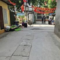 Chỉ 2.5 tỷ sở hữu 52m ngay cạnh vđ4 và đl thăng long. giá bắt đáy đầu tư.  0985 242 ***