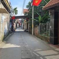 Chỉ 2.5 tỷ sở hữu 52m ngay cạnh vđ4 và đl thăng long. giá bắt đáy đầu tư.  0985 242 ***