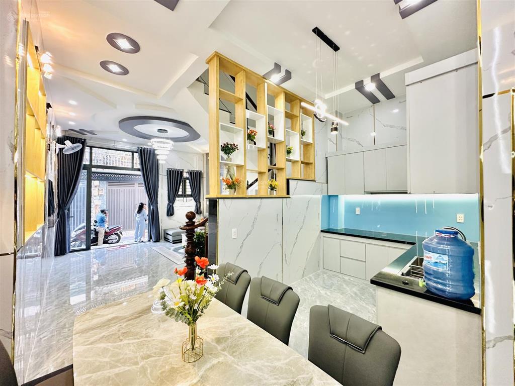 Nhà phố 5m x 11m 4 tầng hẻm nhựa 5m thông cách đường trương thị hoa chỉ 20m sát bên q.gò vấp