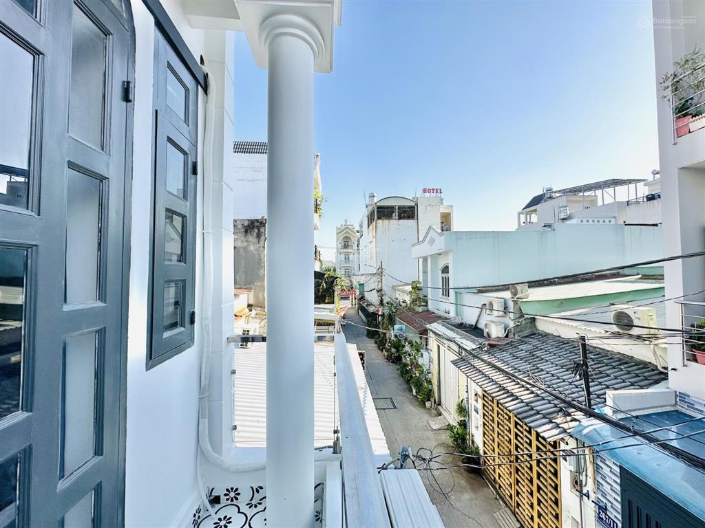 Nhà phố 5m x 11m 4 tầng hẻm nhựa 5m thông cách đường trương thị hoa chỉ 20m sát bên q.gò vấp