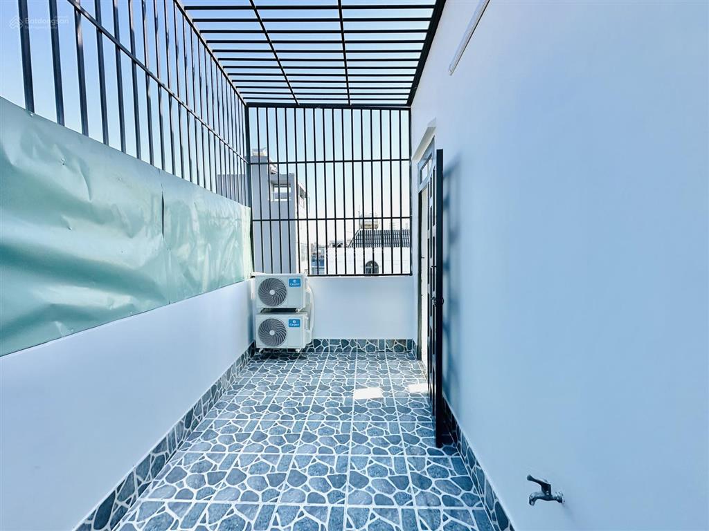 Nhà phố 5m x 11m 4 tầng hẻm nhựa 5m thông cách đường trương thị hoa chỉ 20m sát bên q.gò vấp