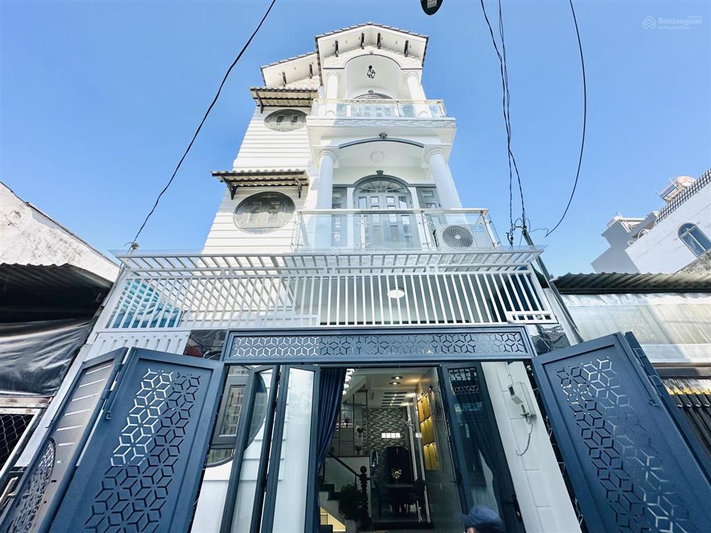 Nhà phố 5m x 11m 4 tầng hẻm nhựa 5m thông cách đường trương thị hoa chỉ 20m sát bên q.gò vấp