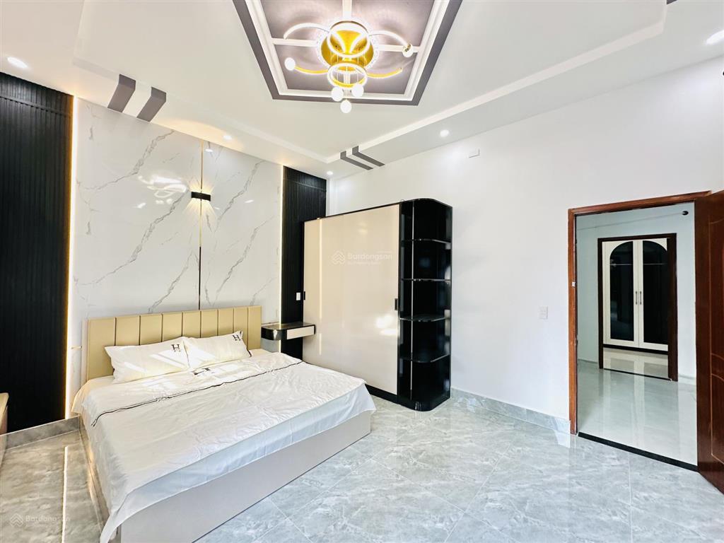 Nhà phố 5m x 11m 4 tầng hẻm nhựa 5m thông cách đường trương thị hoa chỉ 20m sát bên q.gò vấp