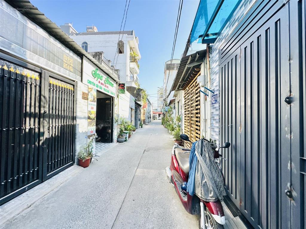 Nhà phố 5m x 11m 4 tầng hẻm nhựa 5m thông cách đường trương thị hoa chỉ 20m sát bên q.gò vấp