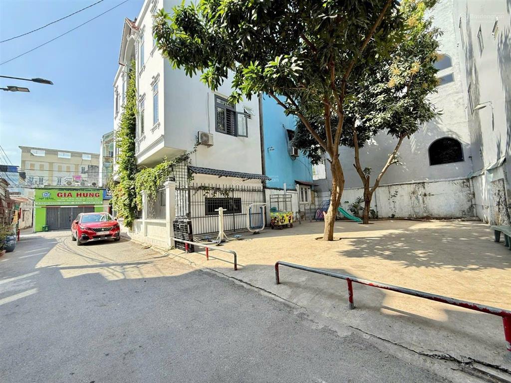 Nhà phố 4m x 15m 4.5 tầng hẻm 6m thông đường lê thị riêng ngay trường c3 nguyễn trung trực