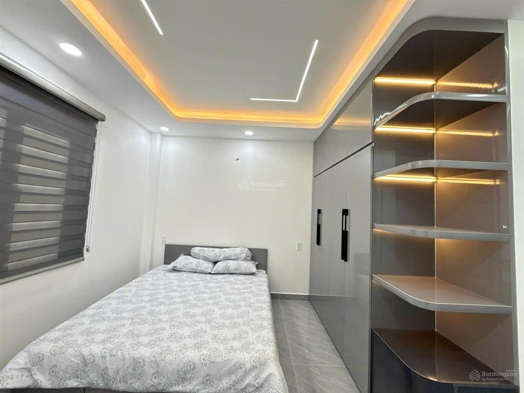 Nhà phố 4m x 15m 4.5 tầng hẻm 6m thông đường lê thị riêng ngay trường c3 nguyễn trung trực