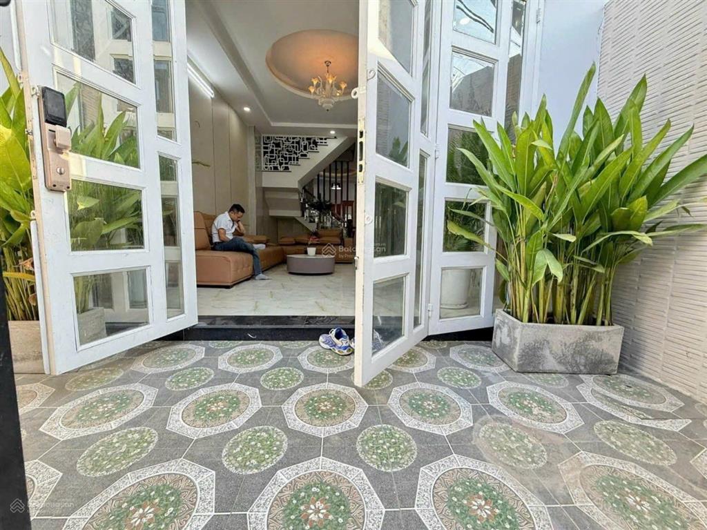Giảm 1.4 tỷ nhà phố 4,5m x 16m góc 2 mặt tiền hẻm đường lê thị riêng sát bên kdc hà đô q12