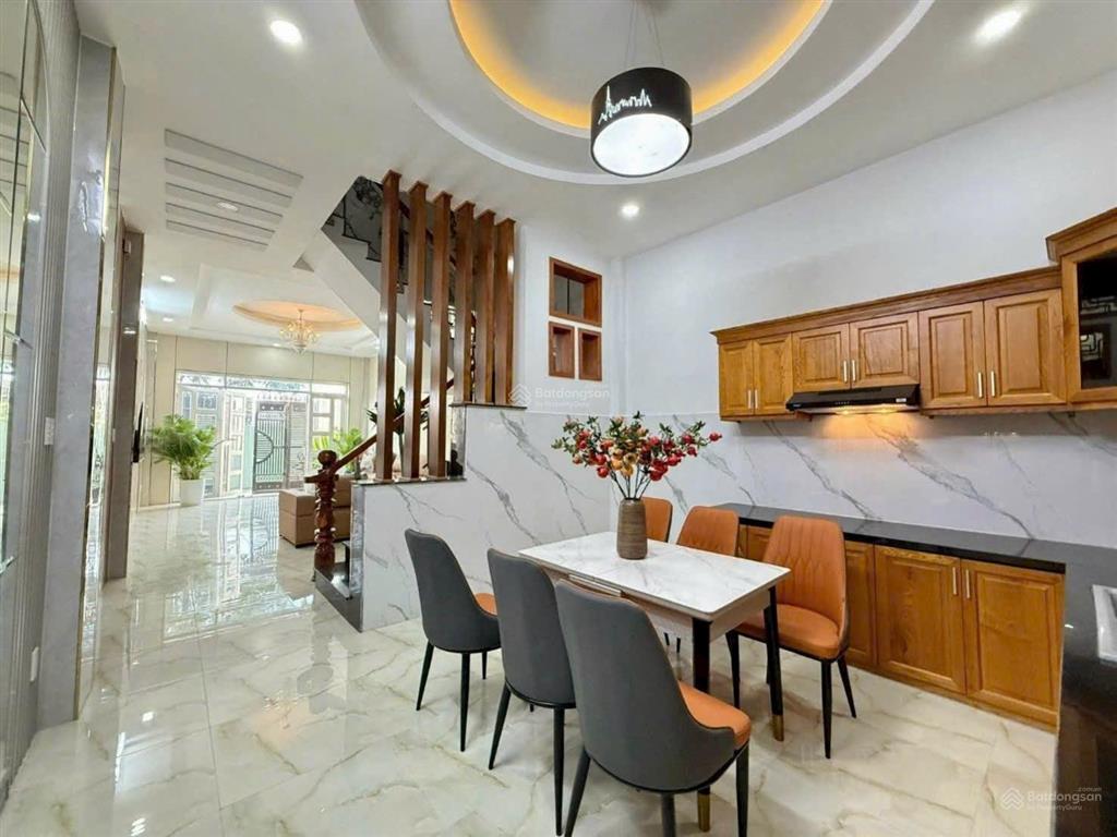 Giảm 1.4 tỷ nhà phố 4,5m x 16m góc 2 mặt tiền hẻm đường lê thị riêng sát bên kdc hà đô q12