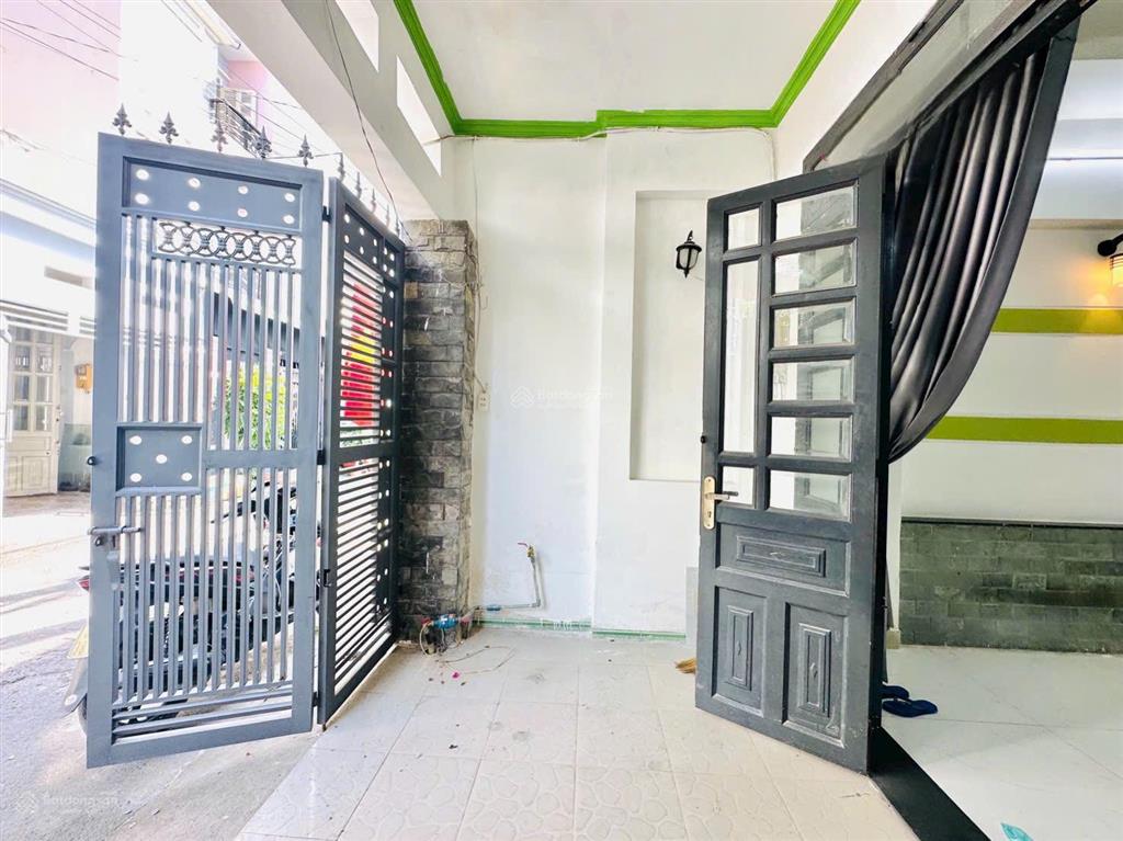 Nhà phố 4m x 15m 3 tầng hẻm nhựa 6m thông đường lâm thị hố p. tân chánh hiệp