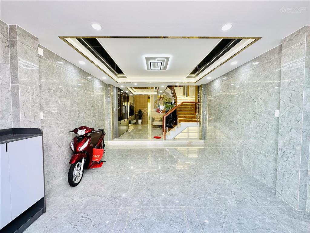 Giảm 1.1 tỷ căn nhà 4.43m x 13m 1 lửng 3 lầu hẻm nhựa 6m thông kinh doanh sát đường trần thị năm