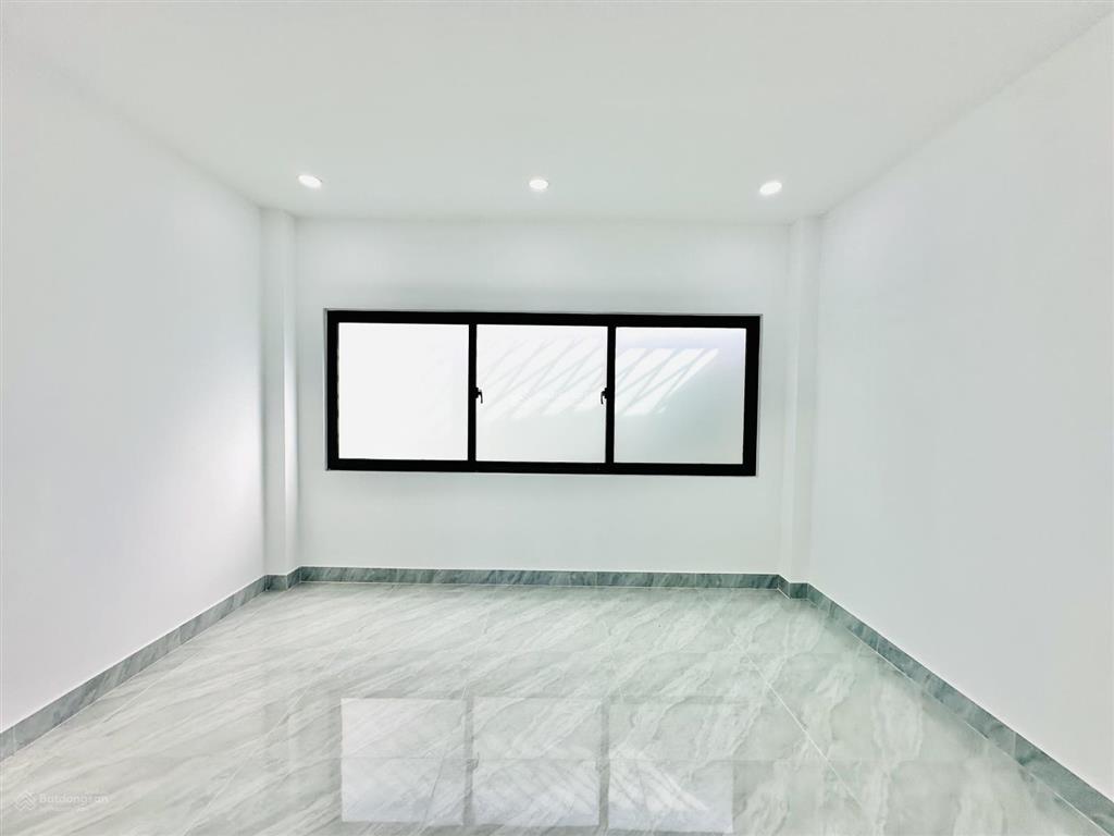 Giảm 1.1 tỷ căn nhà 4.43m x 13m 1 lửng 3 lầu hẻm nhựa 6m thông kinh doanh sát đường trần thị năm