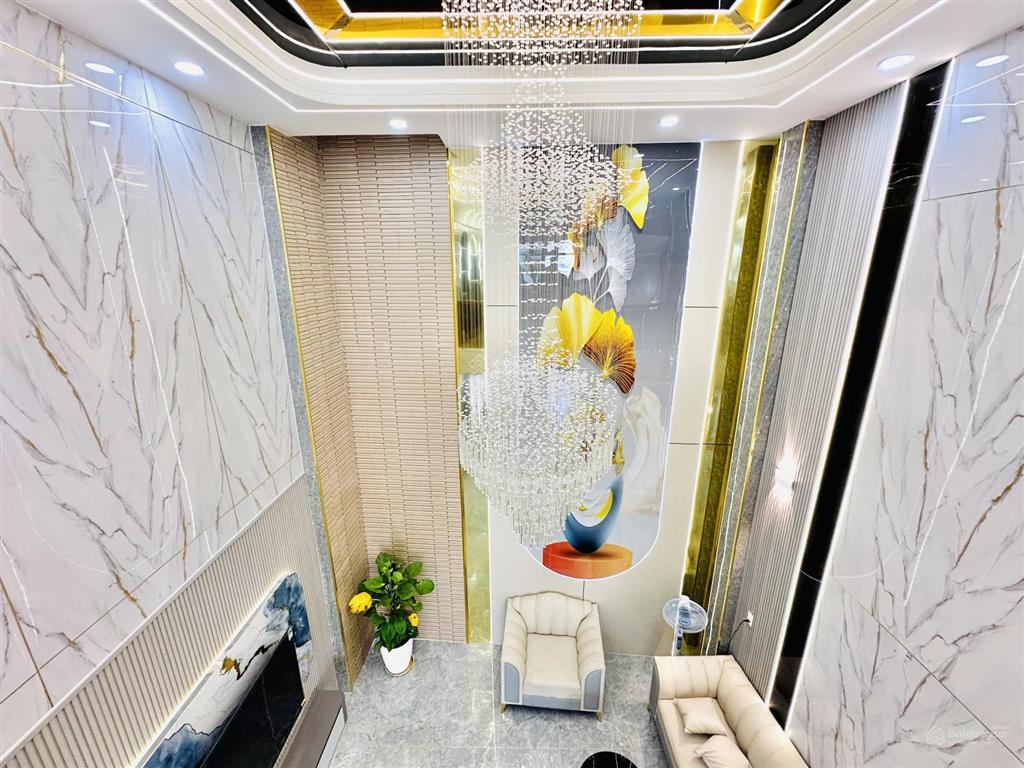 Giảm 1.1 tỷ căn nhà 4.43m x 13m 1 lửng 3 lầu hẻm nhựa 6m thông kinh doanh sát đường trần thị năm