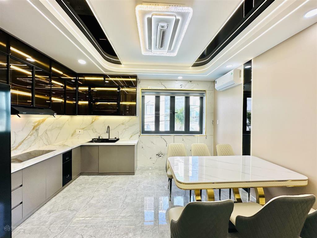 Giảm 1.1 tỷ căn nhà 4.43m x 13m 1 lửng 3 lầu hẻm nhựa 6m thông kinh doanh sát đường trần thị năm
