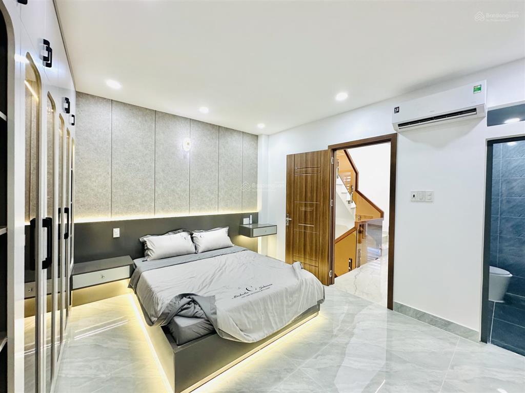Giảm 1.1 tỷ căn nhà 4.43m x 13m 1 lửng 3 lầu hẻm nhựa 6m thông kinh doanh sát đường trần thị năm