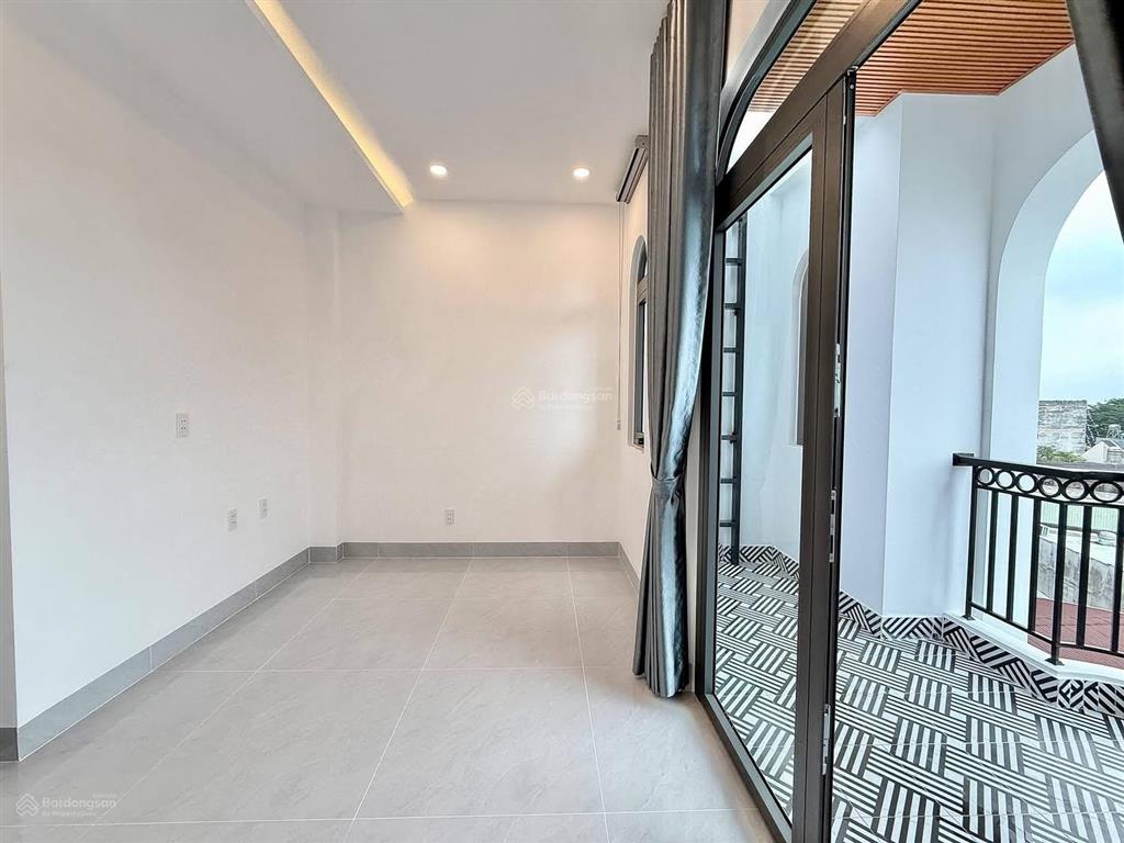 Giảm 600 triệu, nhà đẹp 4,5m x 13m xây mới 4,5 tầng full nội thất  hẻm 8m đường nguyễn ảnh thủ