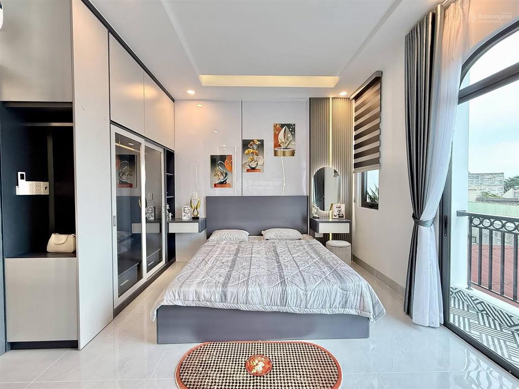 Giảm 600 triệu, nhà đẹp 4,5m x 13m xây mới 4,5 tầng full nội thất  hẻm 8m đường nguyễn ảnh thủ