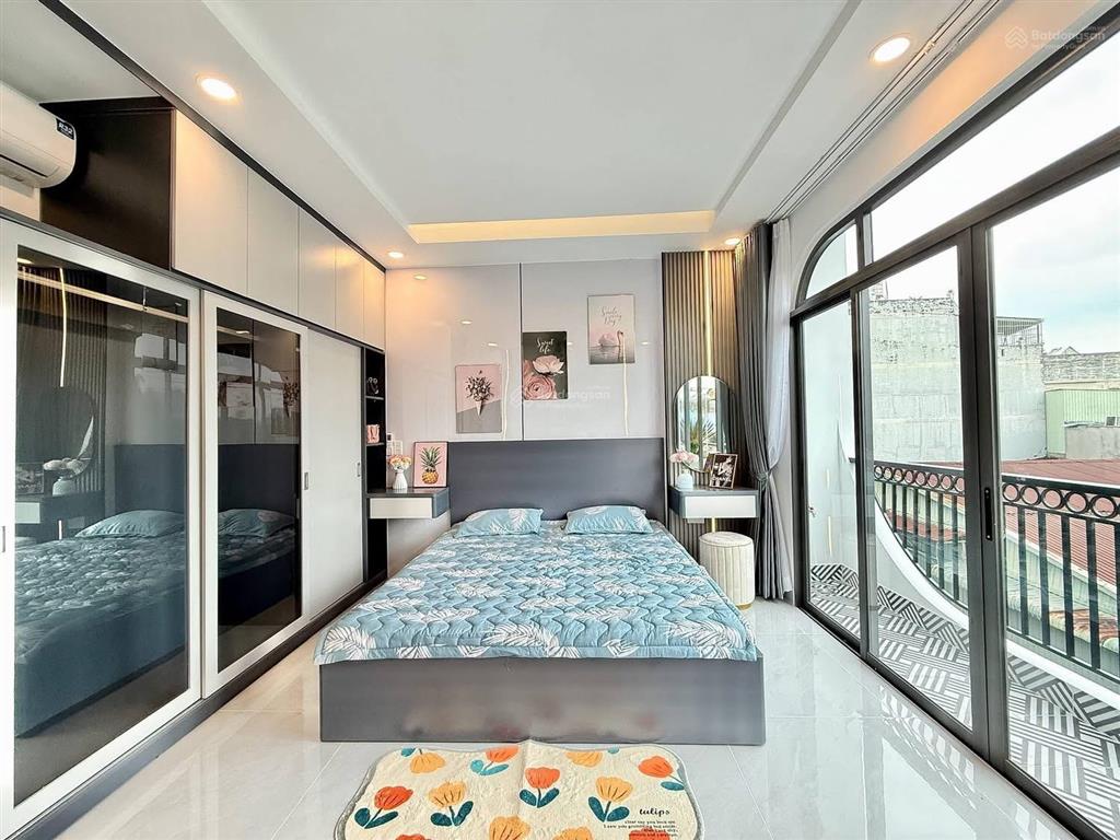 Giảm 600 triệu, nhà đẹp 4,5m x 13m xây mới 4,5 tầng full nội thất  hẻm 8m đường nguyễn ảnh thủ