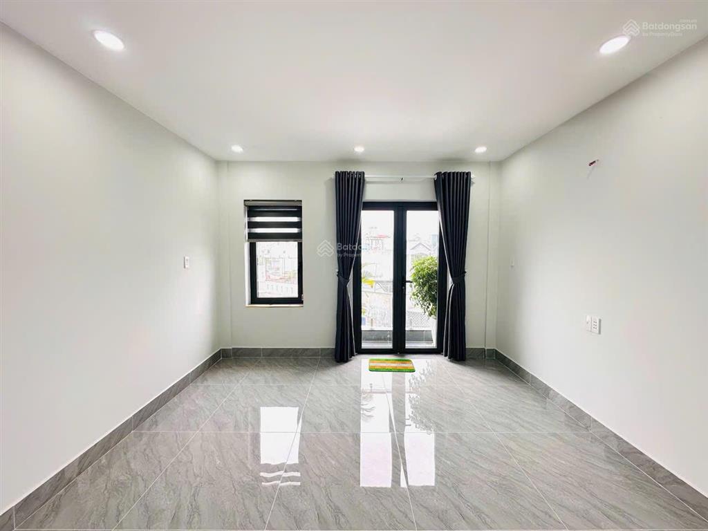 Nhà phố 4m x 14m 4,5 tầng 1/ ngắn đường lâm thị hố p. tân chánh hiệp chỉ sau nhà mặt tiền